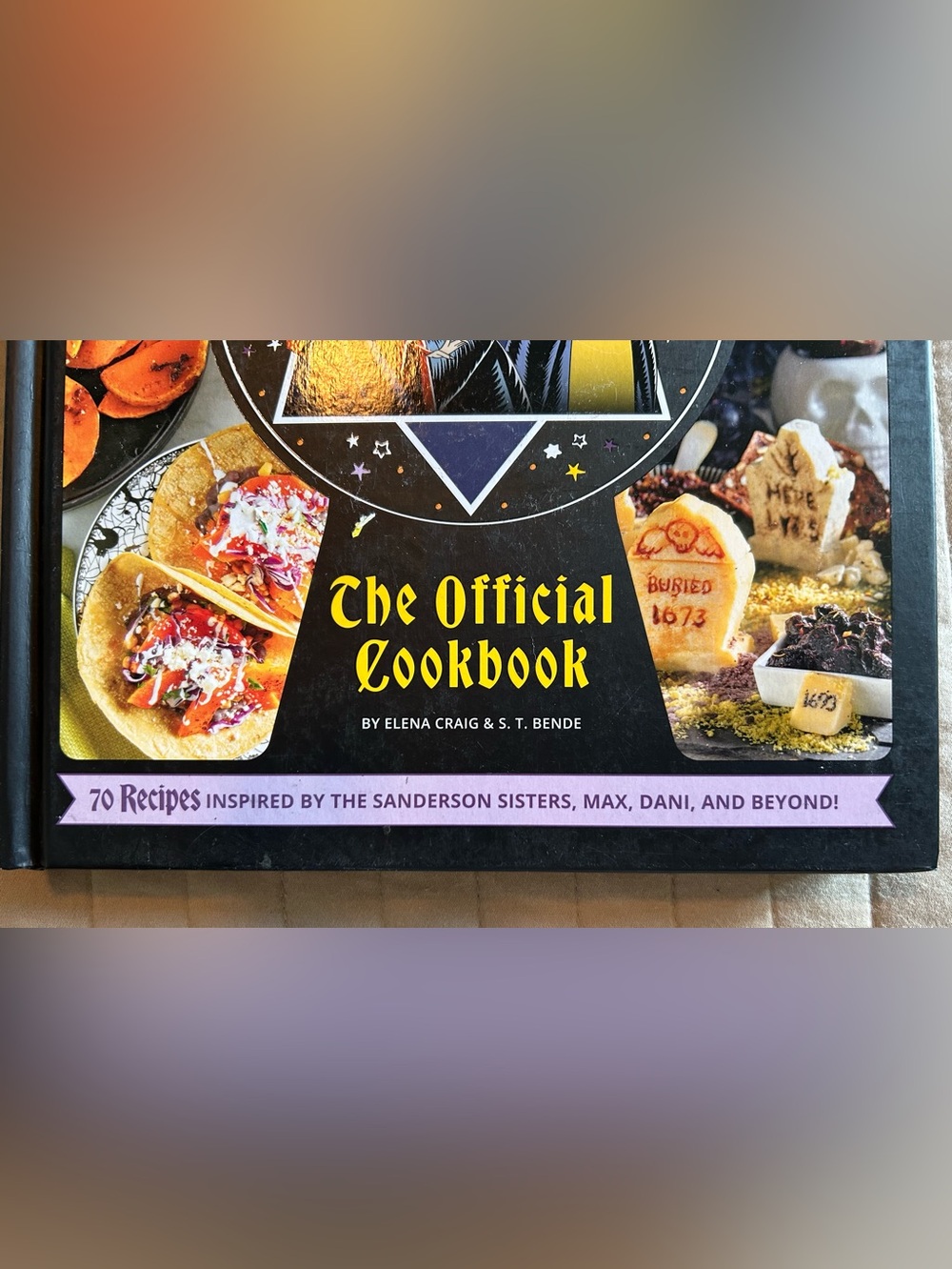 Disney Hocus Pocus The Official Cookbook - Picture 2 of 7